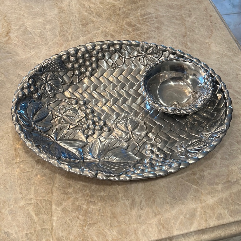 Lenox chip and dip platter